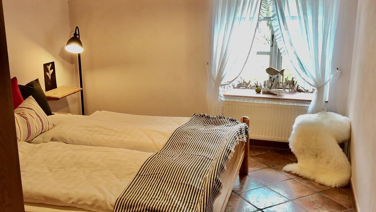 Großzügiges Schlafzimmer 1 mit Doppelbett Großzügiges Schlafzimmer 1 mit Doppelbett